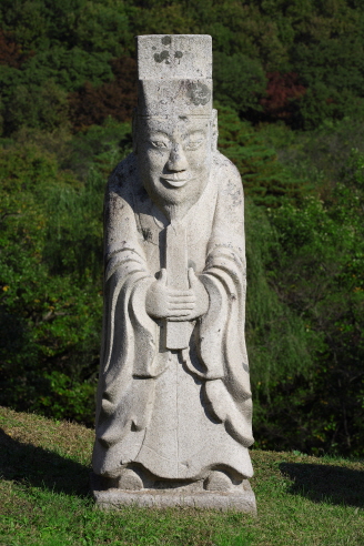 제24대 헌종 경릉의 동측 문석인